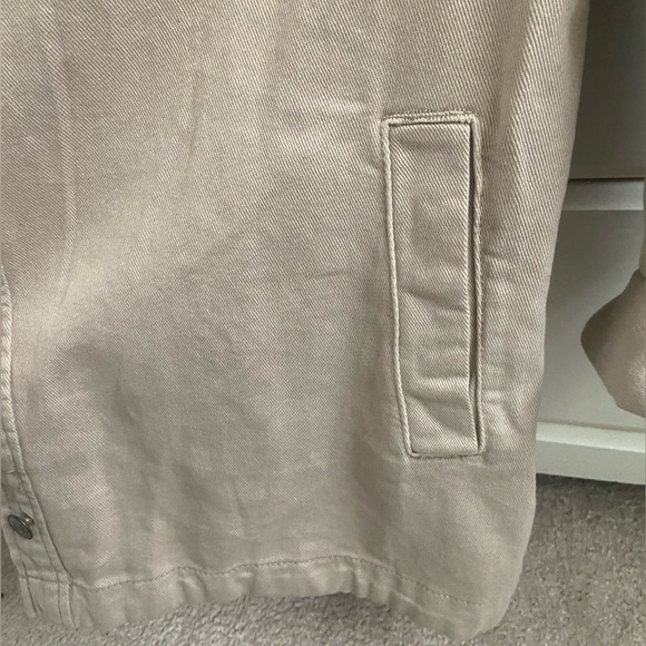 H&M beige denim utility shirt - Picture 3 of 5